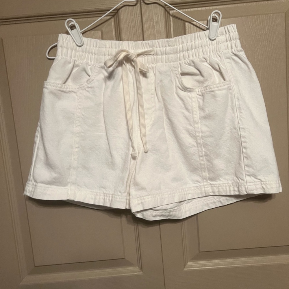 Universal Thread Women's Cream Drawstring Cargo Shorts